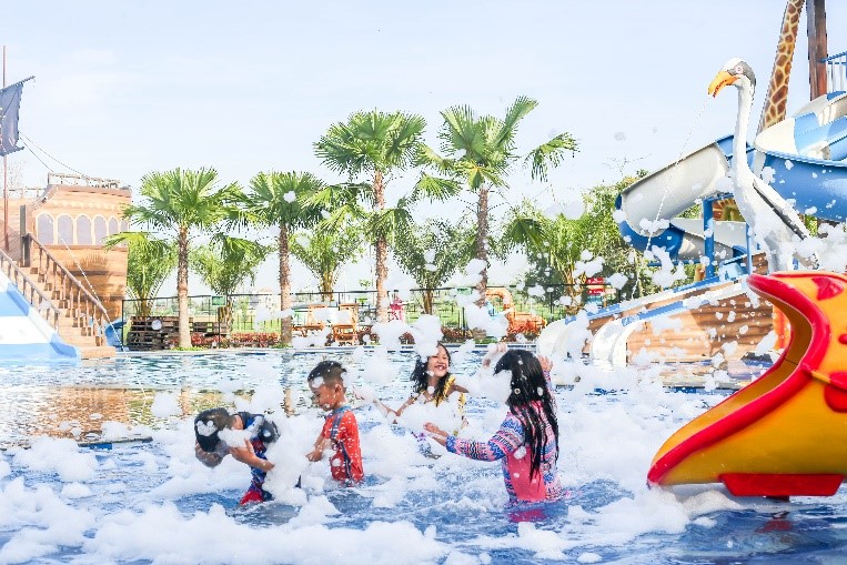 Salah Satu Wahana Mini Waterboom di Jember Mini Zoo